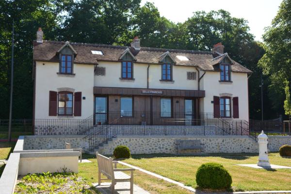 Cité Pontavice du Haras national du Pin, Забронировать  Ле-Пен-о-Ара Нормандия