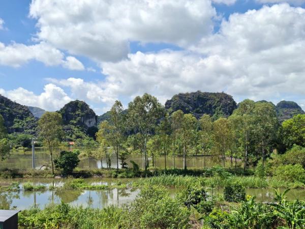 Vista Tam Coc Hotel, Забронировать  Vũ Lâm Ниньбинь, рядом с Thai Vi Temple