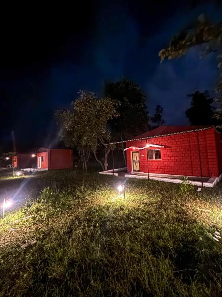 Naahar Vann, Забронировать  Отели Pench National Park с бассейном, Бассейн