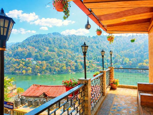 Hotel Apsara Palace Near Shri Sai Baba Samadhi Mandir, Забронировать  Отели Ширди с парковкой, рядом с Храм Саи Бабы, Парковка