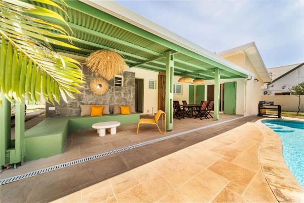 VILLA ÉMERAUDE classée 4 étoiles À 200m du lagon de l Eermitage ST-GILLES-LES-BAINS, Забронировать  Отели Сен-Поль с бассейном, Бассейн