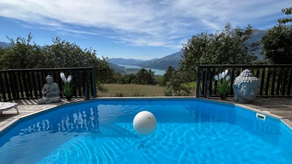 Villa Les Chemins Croisés, Забронировать  Отели Hautes-Alpes с парковкой, Парковка