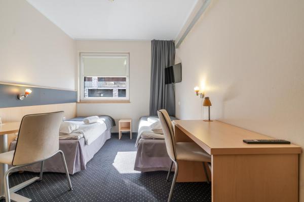Aparthotel Skylight Katowice by BookingHost, Забронировать  Отели Katowice Urban Area с бассейном, Бассейн