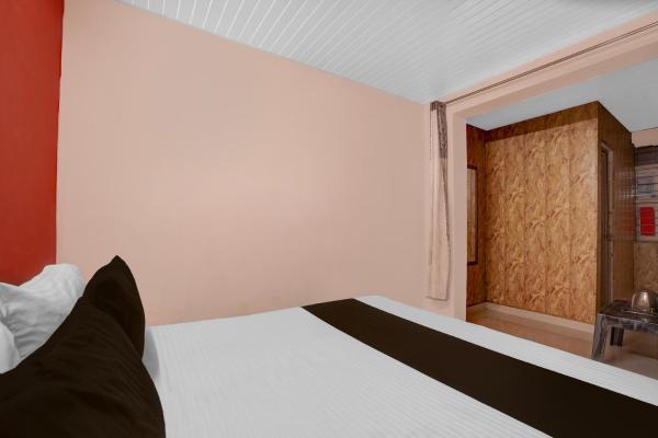 Spot On Hotel Uv Plaza, Забронировать  Нью-Дели Национальный столичный округ Дели