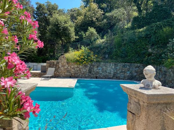 Villa paisible avec piscine privée, Забронировать  Орибо-Сюр-Сиань Mimosa Road