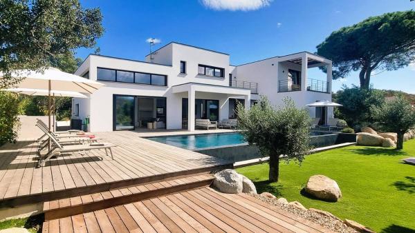 Villa Juca, 10 pers, piscine chauffée, 10 minutes plage, Забронировать  Сирандэню Корсика