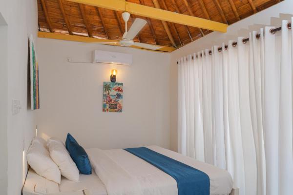 Exotica Bungalows -Hikkaduwa, Забронировать  Отели Округа Галле с парковкой, Парковка
