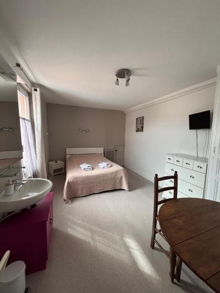 Auberge Cherisy, Забронировать  Chérisy Центр
