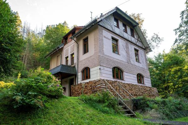 Villa Waldeck, Забронировать  Отели Бад-Шандау с парковкой, Парковка