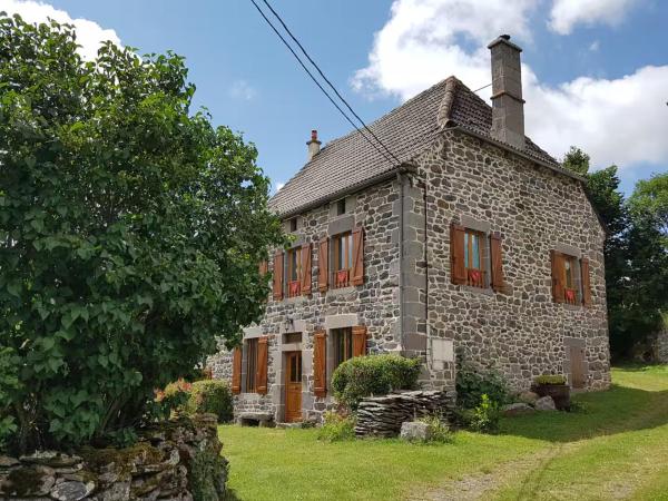 Chez Félicie - 2 grands gîtes, Забронировать  Albepierre Овернь-Рона-Альпы