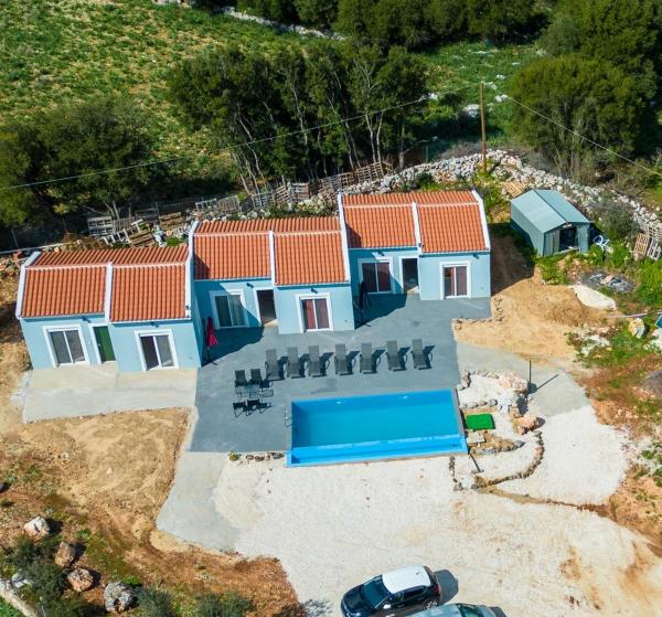 Apartment Maxi, Забронировать  Отели Каравадос с парковкой, Парковка