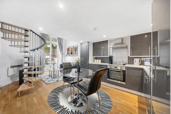 CLG Apartments Near Paddington Station & Hyde Park, Забронировать  Отели Большого Лондона с парковкой, Парковка