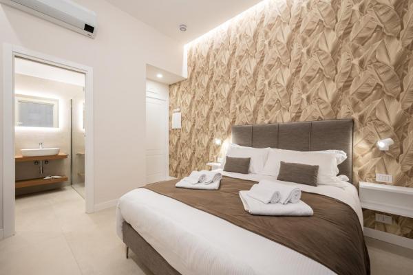 Na\more Rooms, Забронировать  Неаполь Кампания, рядом с Площадь Пьяцца-Беллини