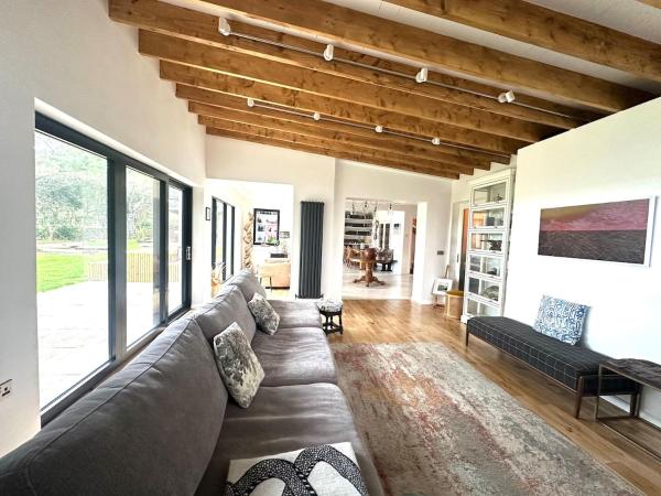 6BR Designer Home OR SEPARATE 2BR Guesthouse OPTION, Забронировать  Фетард-он-Си Уэксфорд