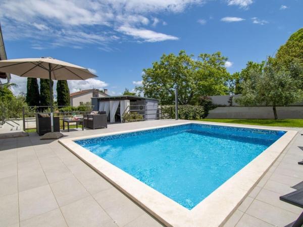 Villa in Pula with swimming pool, Забронировать  Штиньян Pula Riviera
