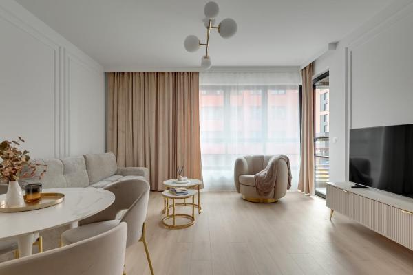 DOKI Living Apartments - Foodhall & Parking by Downtown Apartments, Забронировать  Отели Гданьска с парковкой, рядом с Музей почты Польши, Парковка