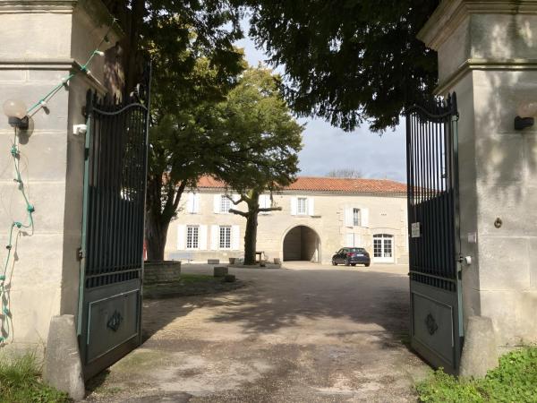 Chez Bilhouet, Забронировать  Сегонзак Charente