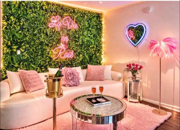 Luxury Pool View Spa Suite-Massage Chair-Steam Sauna-Welcome Champagne, Забронировать  Уэстлейк-Виллидж 