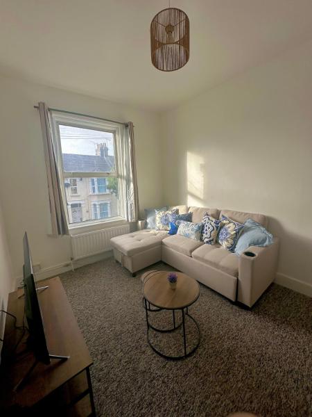 IN PROCESS - East London Flat Near Stratford, Забронировать  Лондон Большой Лондон, рядом с Колонна Нельсона