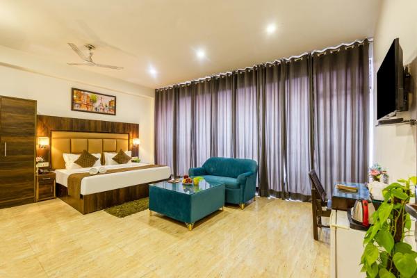 Hotel Kiara Grand, Забронировать  Махипалпур 