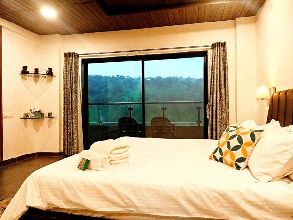 Vandhaara Luxury Stays, Забронировать  Отели штата Махараштры с бассейном, Бассейн