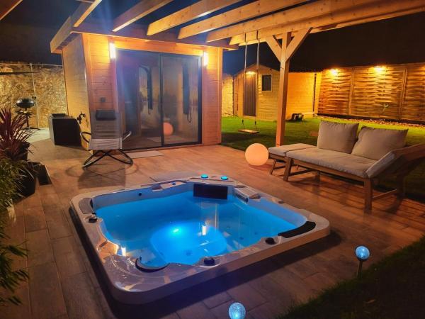 La Villa Aliénor - Spa et Cinéroom, Забронировать  СПА-отели Вандьер, SPA-услуги