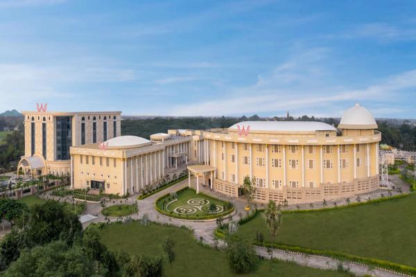 Welcomhotel By ITC Hotels Bodh Gaya Hotel & Convention Centre, Забронировать  Отели Бодх-Гая с бассейном, рядом с Great Buddha Statue, Бассейн