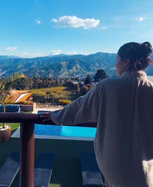 VIVE PARADISE, Забронировать  Отели Медельин с бассейном, Бассейн