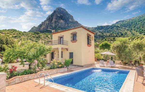 Villa 14 by Villamya, Забронировать  Отели Sierra de Grazalema с парковкой, Парковка