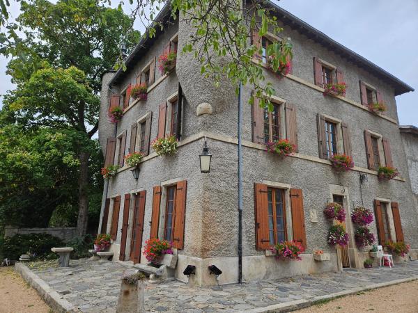 Domaine d\Eden - Château les Tourelles, Забронировать  Beaulieu Овернь-Рона-Альпы