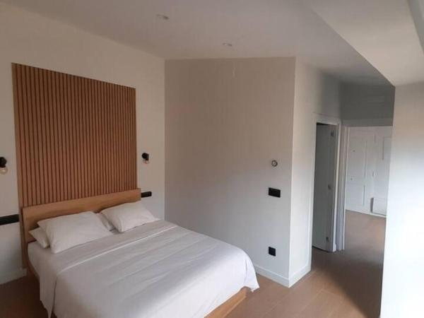 Apartamentos Níobe by Clabao, Забронировать  Памплона Наварра, рядом с Аудиторио Балуарте