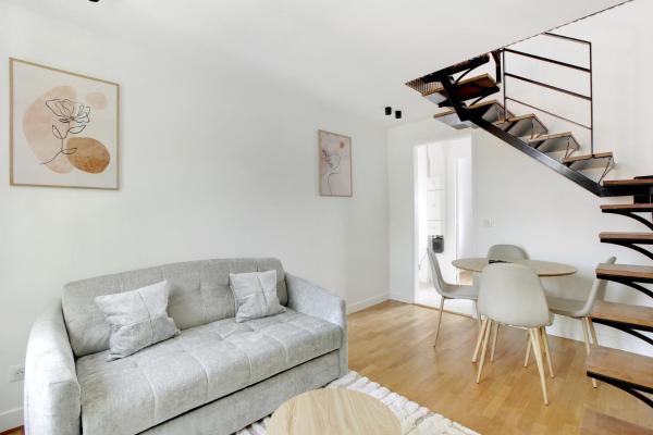 Large air-conditioned 2BR duplex - Close to Paris, Забронировать  Ла-Плен-Сен-Дени Иль-де-Франс