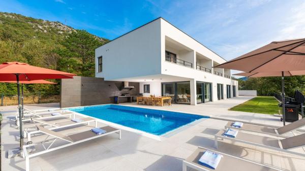 Villa Adria Blue by Villas Holiday, Забронировать  Бакарац Приморско-Горанская жупания