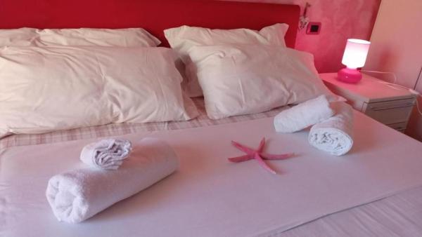 Noemi House & Rooms, Забронировать  Отели Пьемонта с парковкой, Парковка