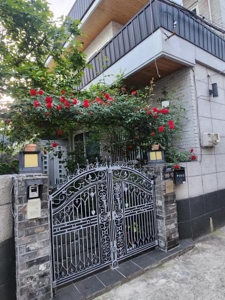 Lucky House, Забронировать  Yeonje-Gu Пусан