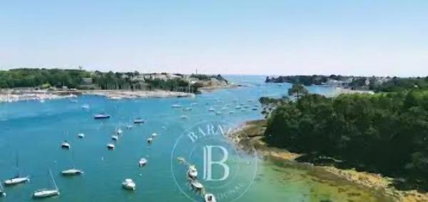 AU PIED DE LA MER AU COEUR DE LA STATION bel appartement contemporain, Забронировать  Беноде Finistère