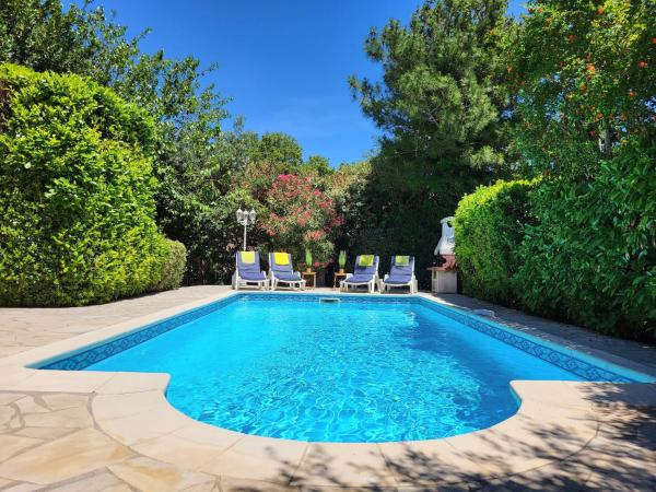 Villa in Saint-Couat with Private Pool, Забронировать  Сен-Куа-д'Од 