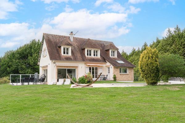 Amazing Villa with Swimming Pool, Забронировать  Англькевиль-ан-Ож Pays d'Auge
