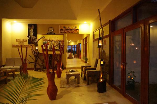 Furaha Luxury Lodge, Забронировать  Отели Мто-ва-Мбу с парковкой, Парковка