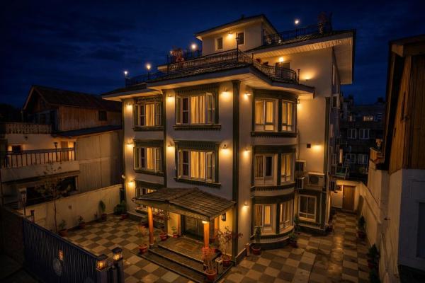 Mountain Nest A Boutique Stay Near Dal Lake, Srinagar, Забронировать  Сринагар Jammu & Kashmir Ski