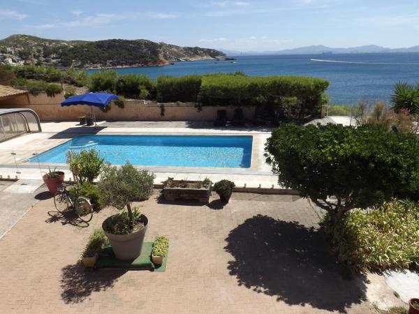 Villa Grande Bleue, Забронировать  Отели Буш-дю-Рон с парковкой, Парковка