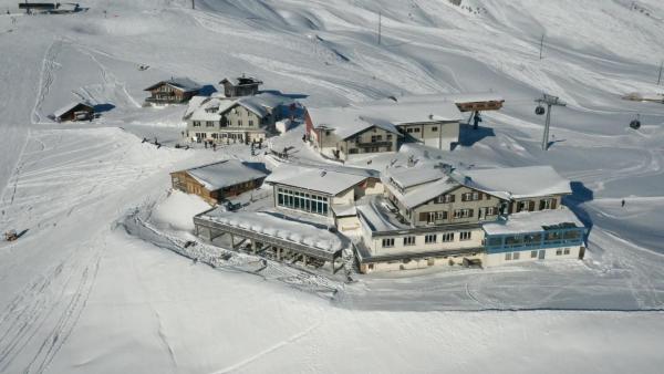 Berghotel Hahnenmoos, 预订  阿德尔博登 伯尔尼高地