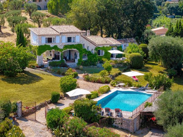 Villa Herbier, Забронировать  Отели Приморских Альпы с парковкой, Парковка
