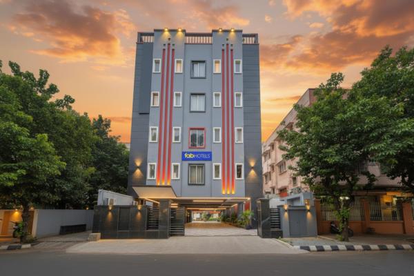 FabHotel The Vibe - Nr SR Nagar Metro Station, Забронировать  Хайдарабад Hyderabad Region