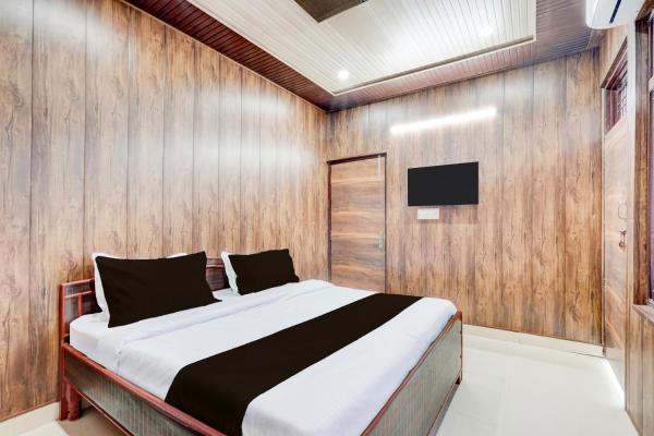 Hotel O Vrishti Residency And Hotels, Забронировать  Нойда штат Уттар-Прадеш
