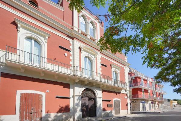 Palazzo della Torre - Seaview Luxury historical apartments, Забронировать Апартаменты/квартира Апартаменты Бари, Апартаменты/квартира