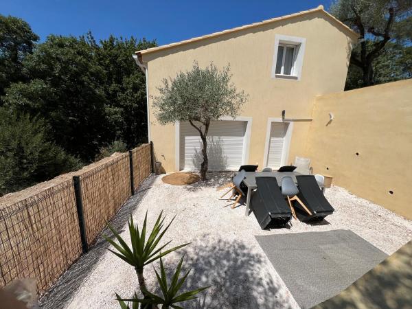 Villa Provence Méditerranée, Забронировать  Отели Hautes-Alpes с парковкой, Парковка