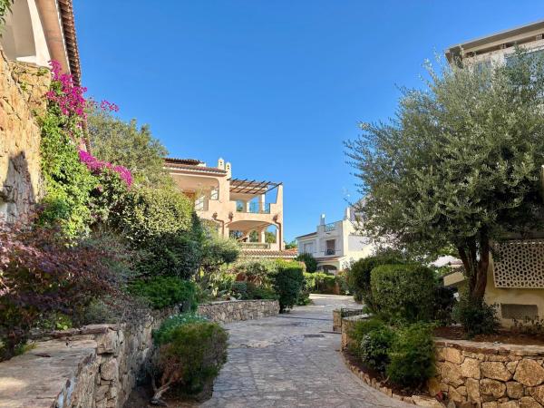 ISA - Residence with swimming pool in Porto Rotondo, Забронировать  Порто-Ротондо Изумрудный берег