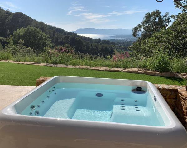 LA DIVINE Villa & Spa, vue mer, au calme avec piscine et Spa, Забронировать  Сен-Сир-сюр-Мер 