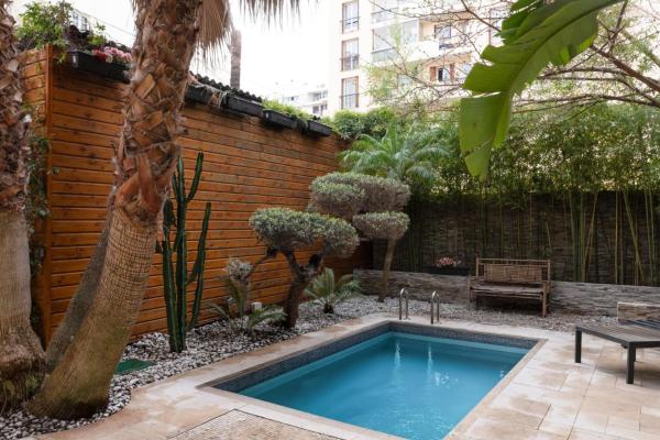 Eden Housse Villa, pool, 2 min to beaches, Забронировать  Отели Приморских Альпы с парковкой, Парковка